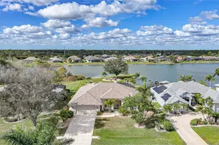 13028 SW Kingsway Cir, Lake Suzy, FL 34269 - Photo 2