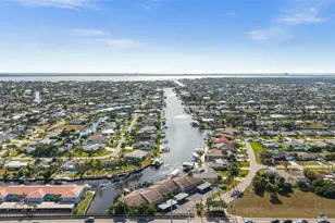 4803 SW Santa Barbara Ct, Cape Coral, FL 33914 - Photo 42