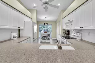 9601 Castle Point Dr, Sarasota, FL 34238 - Photo 14