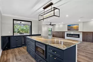 3641 Glen Eagle Dr, Sarasota, FL 34238 - Photo 10