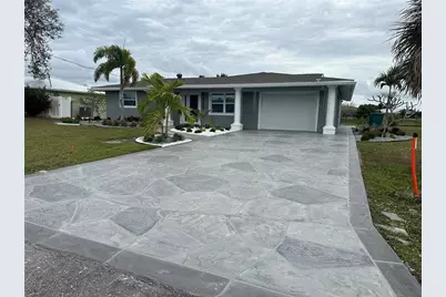 717 Crestview Circle NW, Port Charlotte, FL 33948 - Photo 2