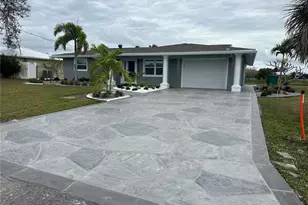 717 Crestview Cir NW, Port Charlotte, FL 33948 - Photo 2