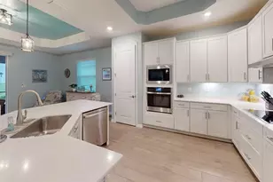 17420 Jadestone Ct, Venice, FL 34293 - Photo 4