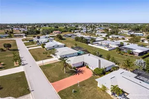 10 Golfview Rd, Rotonda West, FL 33947 - Photo 4