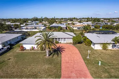 10 Golfview Road, Rotonda West, FL 33947 - Photo 2