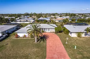 10 Golfview Rd, Rotonda West, FL 33947 - Photo 2