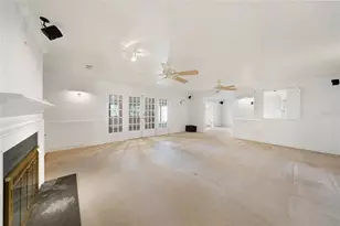 24358 SW Kingsway Cir, Lake Suzy, FL 34269 - Photo 12