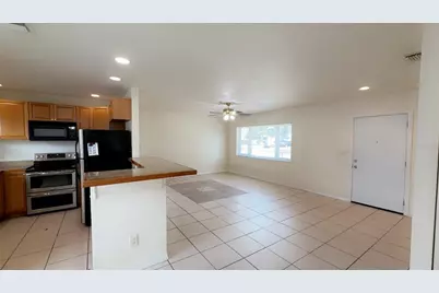 4200 4th Avenue S, Saint Petersburg, FL 33711 - Photo 4