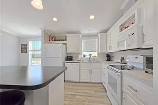 27971 Roanoke Cir, Punta Gorda, FL 33950 - Photo 8