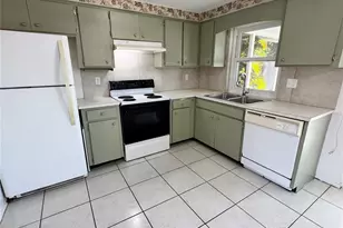 427 Blackburn St, Englewood, FL 34223 - Photo 8