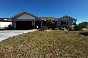 7 Oakland Hills Ct, Rotonda West, FL 33947 - Photo 2