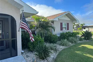 7 Oakland Hills Ct, Rotonda West, FL 33947 - Photo 1