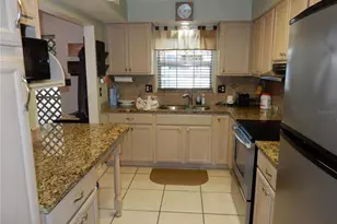 2720 Jay Pl, Sarasota, FL 34235 - Photo 8