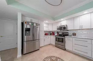 5020 Brittany Dr S, Saint Petersburg, FL 33715 - Photo 4