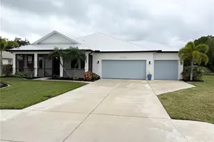 12741 SW Pembroke Cir S, Lake Suzy, FL 34269 - Photo 2