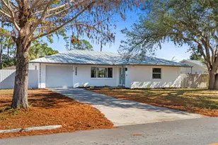 2506 Lakeshore Cir, Port Charlotte, FL 33952 - Photo 2