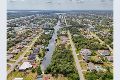 18706 Fort Smith Circle, Port Charlotte, FL 33948 - Photo 10