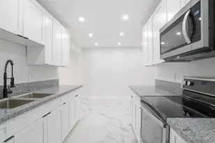 390 Hazel Cir, Punta Gorda, FL 33982 - Photo 14