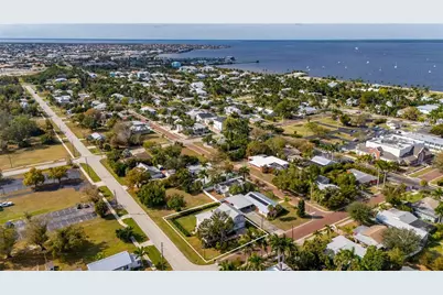 359 Gill Street, Punta Gorda, FL 33950 - Photo 4