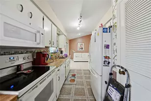 7214 Snow Dr, Englewood, FL 34224 - Photo 8