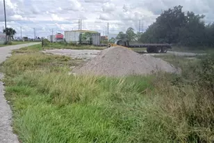 200 Hatcher Ave, Avon Park, FL 33825 - Photo 6