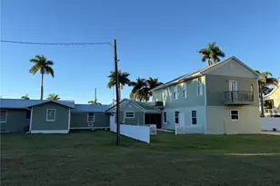 621 Or 625 W Retta Esplanade, Punta Gorda, FL 33950 - Photo 10