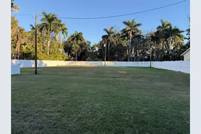 621 Or 625 W Retta Esplanade, Punta Gorda, FL 33950 - Photo 6