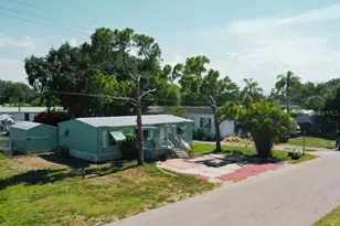 1281 Richmond Ave, Clewiston, FL 33440 - Photo 1