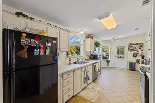 29414 Pine Villa Cir, Punta Gorda, FL 33982 - Photo 6