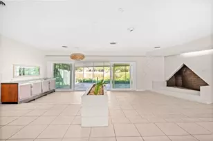 801 Pinellas Point Dr S, Saint Petersburg, FL 33705 - Photo 14