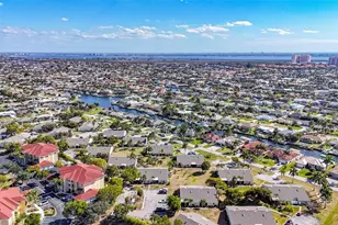 1518 SW Courtyards Ln, Cape Coral, FL 33914 - Photo 24