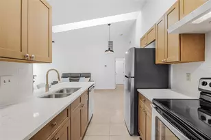 1518 SW Courtyards Ln, Cape Coral, FL 33914 - Photo 2