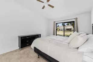 1518 SW Courtyards Ln, Cape Coral, FL 33914 - Photo 4