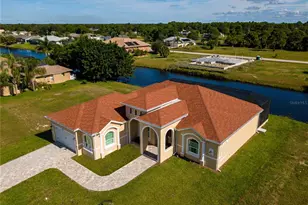 238 W Pine Valley Ln, Rotonda West, FL 33947 - Photo 2