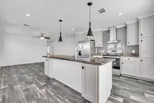 3162 Mercury Ln, North Fort Myers, FL 33903 - Photo 10