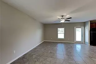 5125 White Chicory Dr, Ruskin, FL 33570 - Photo 2