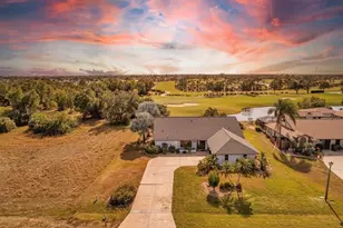 11903 SW Kingsway Cir, Lake Suzy, FL 34269 - Photo 2