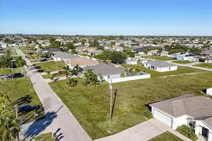 1317 NW 9th Terrace, Cape Coral, FL 33993 - Photo 16