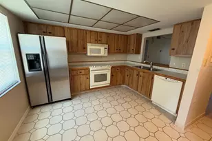 513 E Marion Ave, Punta Gorda, FL 33950 - Photo 2