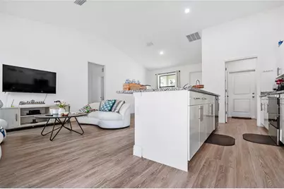 8031 Sandy Cir, Labelle, FL 33935 - Photo 4