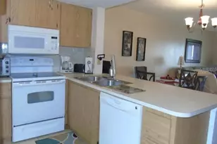 12538 SW Kingsway Cir, Lake Suzy, FL 34269 - Photo 4