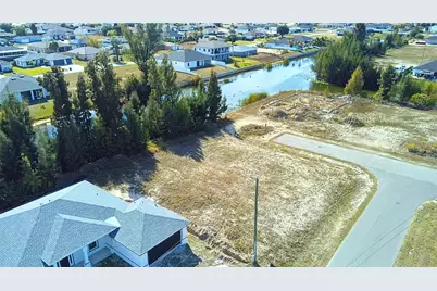 122 NE 9th Street, Cape Coral, FL 33909 - Photo 8