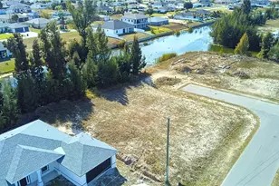 122 NE 9th St, Cape Coral, FL 33909 - Photo 8