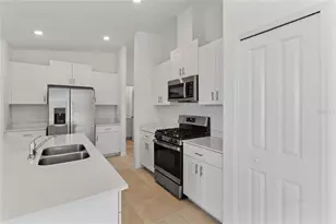 9136 Tequila Sunrise Dr, Sarasota, FL 34241 - Photo 10