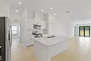 9136 Tequila Sunrise Dr, Sarasota, FL 34241 - Photo 8