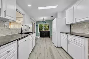 3918 Wildview Ct, North Fort Myers, FL 33917 - Photo 10