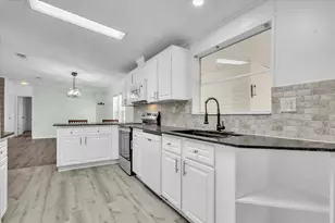 3918 Wildview Ct, North Fort Myers, FL 33917 - Photo 12