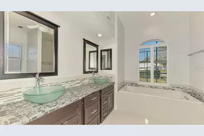 4900 Old Oakleaf Drive, Sarasota, FL 34233 - Photo 42