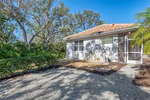 4900 Old Oakleaf Dr, Sarasota, FL 34233 - Photo 68