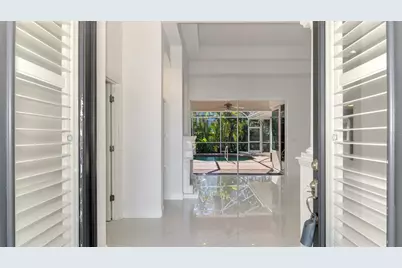 4900 Old Oakleaf Drive, Sarasota, FL 34233 - Photo 8